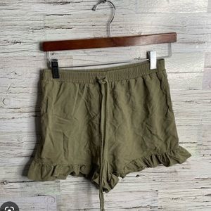 American Eagle green flowy shorts